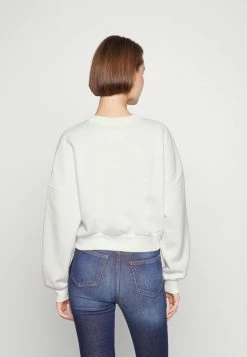 Abercrombie & Fitch MINI SUNDAY CREW - Sweatshirt - Cloud Dancer -Abercrombie & Fitch Shop 03c4fc8288604b7584e4e469d48ded76