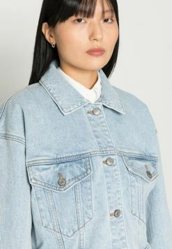 Abercrombie & Fitch JACKET - Denim Jacket - Light Marble 9 Abercrombie & Fitch JACKET - Denim Jacket - Light Marble -Abercrombie & Fitch Shop 07f324c921c147a6a2ebce0aee824e34