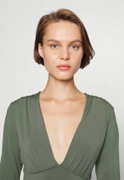 Abercrombie & Fitch SLINKY DEEP V RUCHED BODYSUIT - Long Sleeved Top - Thyme -Abercrombie & Fitch Shop 088297d3fa324fb5917bc5dd5455847d