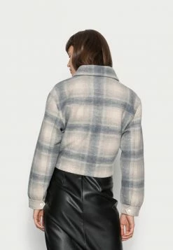 Abercrombie & Fitch SHACKET SHORT - Light Jacket - Cream/blue 7 Abercrombie & Fitch SHACKET SHORT - Light Jacket - Cream/blue -Abercrombie & Fitch Shop 0afe0176960f4c0ea3b213540a0b8e90