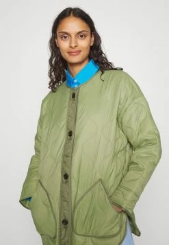 Abercrombie & Fitch Light Jacket - Olive -Abercrombie & Fitch Shop 0d0c7ae386fd440db15cb833a3922770