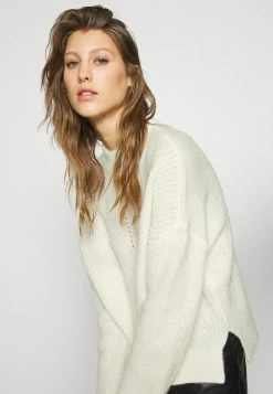 Abercrombie & Fitch CABLE WEDGE MOCK - Jumper - Cream 9 Abercrombie & Fitch CABLE WEDGE MOCK - Jumper - Cream -Abercrombie & Fitch Shop 0e65746eb6d546efa26caf58171950b9