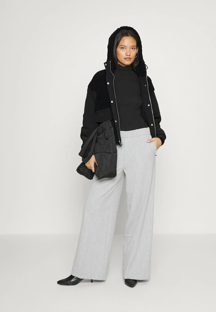 Abercrombie & Fitch WINTER TRAVELER - Summer Jacket - Black 2 Abercrombie & Fitch WINTER TRAVELER - Summer Jacket - Black - Image 2