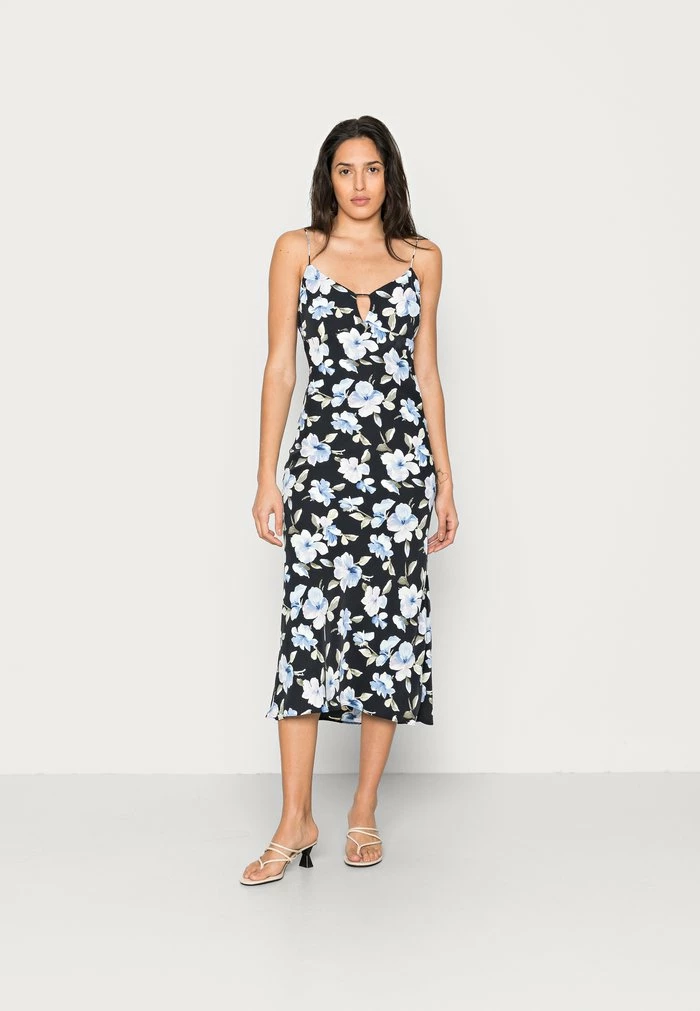 Abercrombie & Fitch NECK DETAIL BIAS MIDI - Day Dress - Black 1 Abercrombie & Fitch NECK DETAIL BIAS MIDI - Day Dress - Black