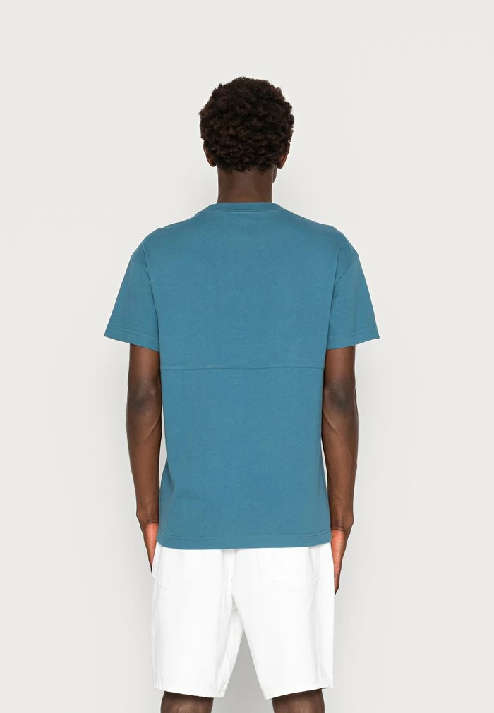 Abercrombie & Fitch TREND CROSSCHEST LOGO - Print T-shirt - Mallard Blue 3 Abercrombie & Fitch TREND CROSSCHEST LOGO - Print T-shirt - Mallard Blue - Image 3