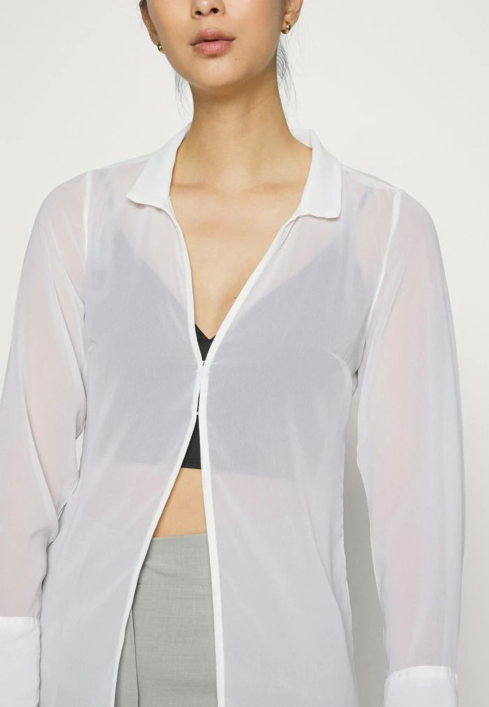 Abercrombie & Fitch ONE CLOSURE SHEER - Button-down Blouse - Cloud Dancer 6 Abercrombie & Fitch ONE CLOSURE SHEER - Button-down Blouse - Cloud Dancer - Image 6