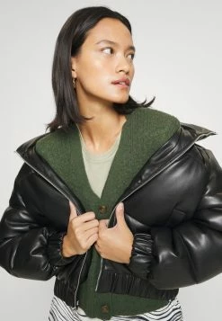 Abercrombie & Fitch POPPER PUFFER - Winter Jacket - Black -Abercrombie & Fitch Shop 1fc515ba320e4621a79094ad8cf373f1