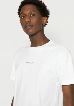 Abercrombie & Fitch SMALLSCALE PROUD LOGO - Basic T-shirt - White -Abercrombie & Fitch Shop 224f31dcdbbf432ba8ebb04907a7919b