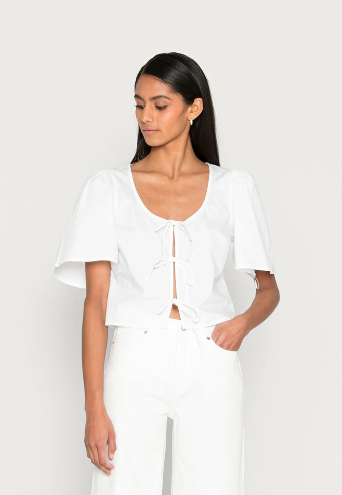 Abercrombie & Fitch EASY TIE FRONT POPLINFASHION - Print T-shirt - White 1 Abercrombie & Fitch EASY TIE FRONT POPLINFASHION - Print T-shirt - White