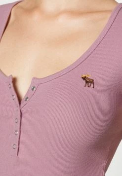 Abercrombie & Fitch ICON HENLEY FALL - Print T-shirt - Orchid Haze 9 Abercrombie & Fitch ICON HENLEY FALL - Print T-shirt - Orchid Haze -Abercrombie & Fitch Shop 2311176baf9744519179d0fc9d26a4fc
