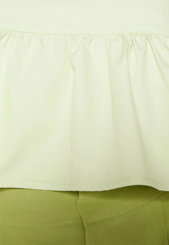 Abercrombie & Fitch FLUTTER CINCH FRONT FAUX FASHION - Basic T-shirt - Green 7 Abercrombie & Fitch FLUTTER CINCH FRONT FAUX FASHION - Basic T-shirt - Green - Image 7