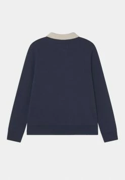 Abercrombie & Fitch Shop -Abercrombie & Fitch Shop 251e7d92480f456ebe245c08b59ba04f