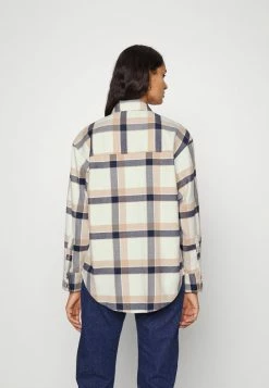 Abercrombie & Fitch LAYER PLAID - Blouse - White Blue -Abercrombie & Fitch Shop 29d6f8fb880346f3a55bfb0b3fb7c115
