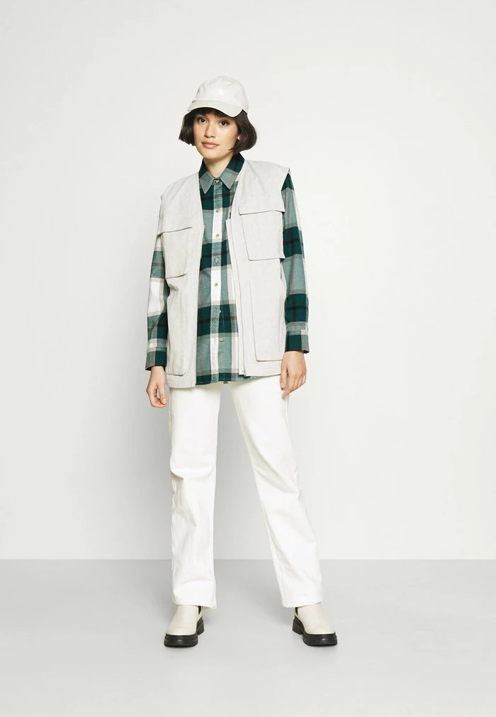 Abercrombie & Fitch LAYER OVERSHIRT - Button-down Blouse - Black Plaid 2 Abercrombie & Fitch LAYER OVERSHIRT - Button-down Blouse - Black Plaid - Image 2