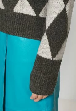 Abercrombie & Fitch VINTAGE WEDGE FIT CREW PATTERN - Jumper - White Sand/charcoal -Abercrombie & Fitch Shop 2fb02f52ac544ce0ae2a43c755c5c41e