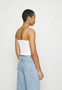 Abercrombie & Fitch BARE SMOCKED CAMI - Top - White -Abercrombie & Fitch Shop 3091f0b143f842b0ac82f7caf9297a3c