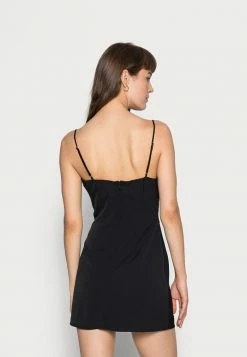 Abercrombie & Fitch DRAPED SLIP DRESS - Day Dress - Black Solid 7 Abercrombie & Fitch DRAPED SLIP DRESS - Day Dress - Black Solid -Abercrombie & Fitch Shop 316e52c0acc14ce2821f853994f9119e