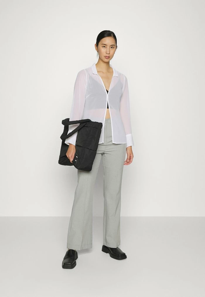 Abercrombie & Fitch ONE CLOSURE SHEER - Button-down Blouse - Cloud Dancer 2 Abercrombie & Fitch ONE CLOSURE SHEER - Button-down Blouse - Cloud Dancer - Image 2