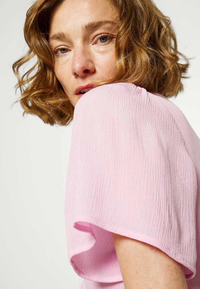 Abercrombie & Fitch KNOT FRONT FLUTTER - Print T-shirt - Pink Lavendar 4 Abercrombie & Fitch KNOT FRONT FLUTTER - Print T-shirt - Pink Lavendar - Image 4