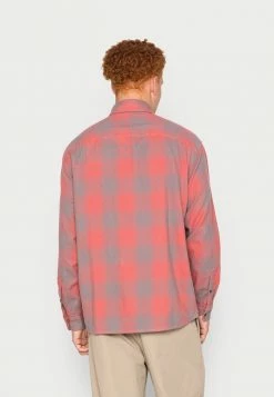 Abercrombie & Fitch RELAXED CORE - Shirt - Red -Abercrombie & Fitch Shop 351fe777f8654a1cb97801e556b6070d