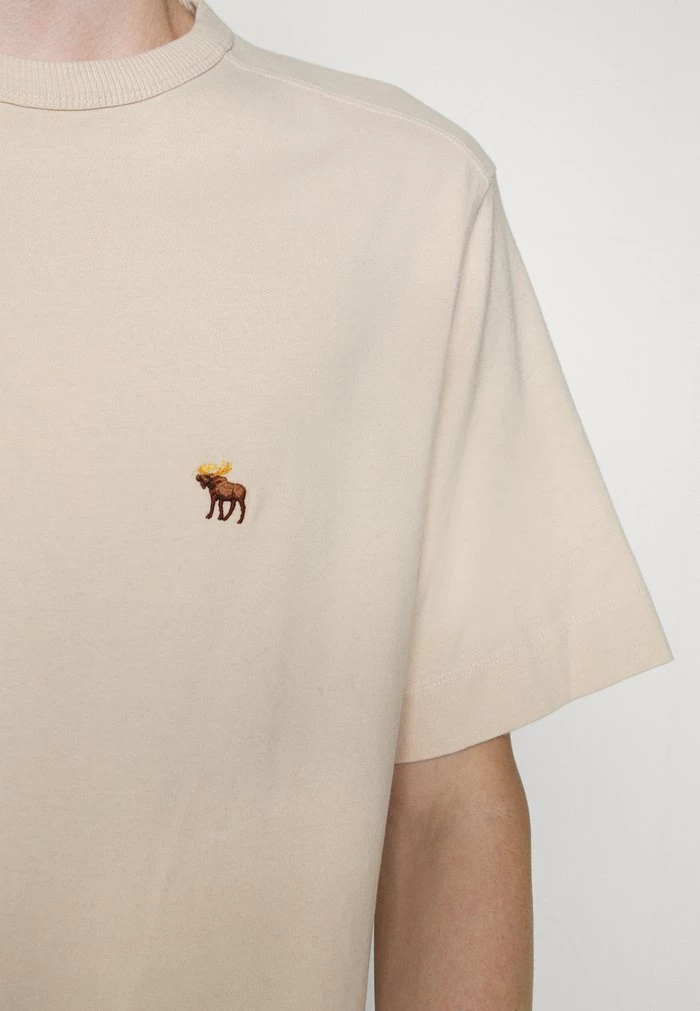 Abercrombie & Fitch DATE NIGHT TEE - Basic T-shirt - Tan 6 Abercrombie & Fitch DATE NIGHT TEE - Basic T-shirt - Tan - Image 6