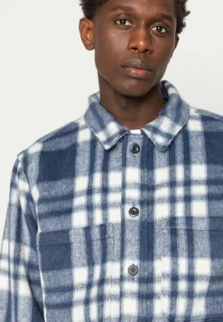 Abercrombie & Fitch PATTERN SHIRT JACKET - Summer Jacket - Blue Pattern -Abercrombie & Fitch Shop 37b9b55592af4241b87e45cb71a5469e