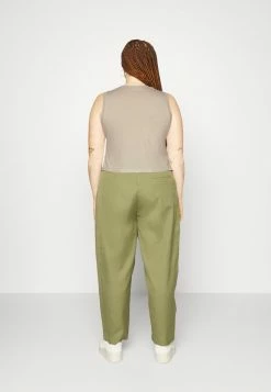 Abercrombie & Fitch BARE EASY CROP TANK - Top - Tan -Abercrombie & Fitch Shop 3c899a66f1c44245af2fd4e2ef911a0c