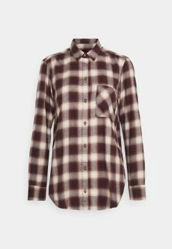 Abercrombie & Fitch HOLIDAY - Button-down Blouse - Red -Abercrombie & Fitch Shop 3d0bdc4fa5b143ec8cbc1de5f16a9e51