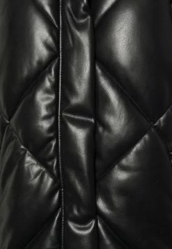 Abercrombie & Fitch QUILTED PUFF LONG - Winter Coat - Black -Abercrombie & Fitch Shop 3e026d02cf98418d894c49942574f35d