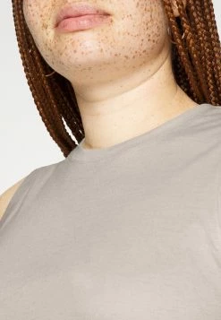 Abercrombie & Fitch BARE EASY CROP TANK - Top - Tan -Abercrombie & Fitch Shop 3e1309c57f514d948de6399c268686bf