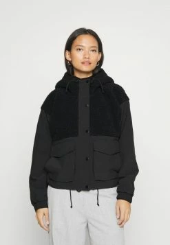 Abercrombie & Fitch WINTER TRAVELER - Summer Jacket - Black