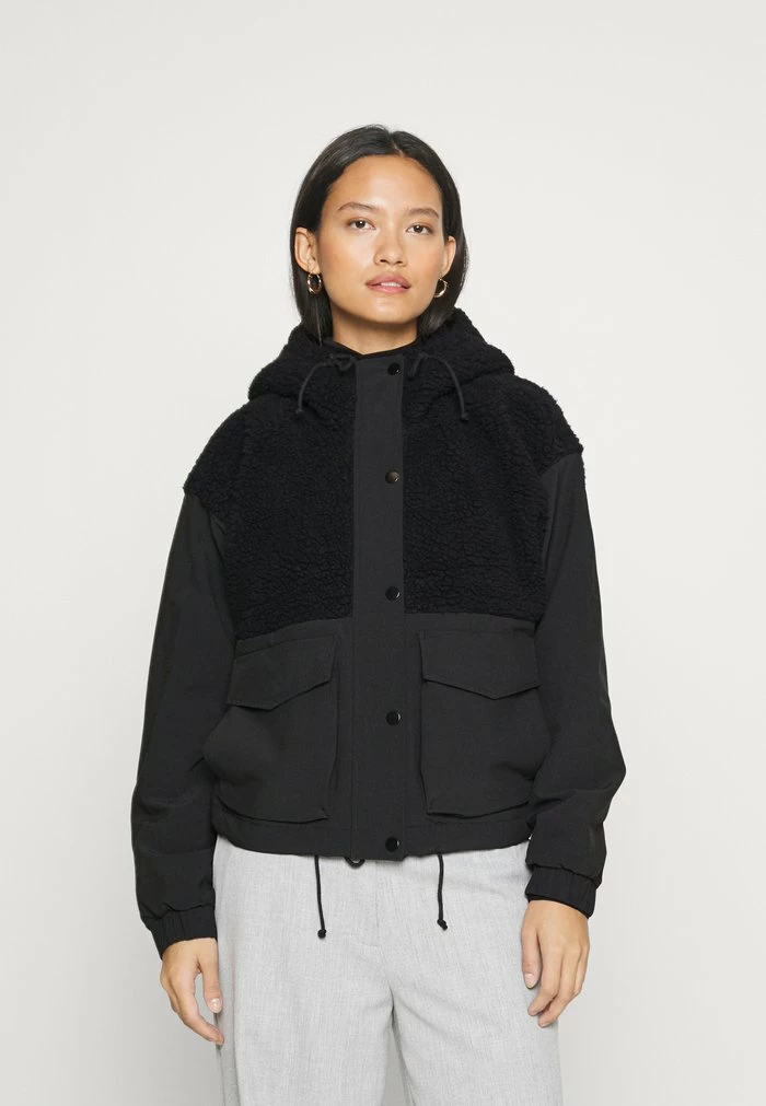 Abercrombie & Fitch WINTER TRAVELER - Summer Jacket - Black 1 Abercrombie & Fitch WINTER TRAVELER - Summer Jacket - Black