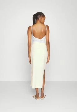 Abercrombie & Fitch BARE NOTCH TANK - Top - White 7 Abercrombie & Fitch BARE NOTCH TANK - Top - White -Abercrombie & Fitch Shop 41ae09319f574778a82a12ba14180029