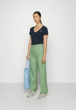 Abercrombie & Fitch WHOLESALE 5 PACK - Basic T-shirt - White/hot Chocolate/pink/seagrass/navy