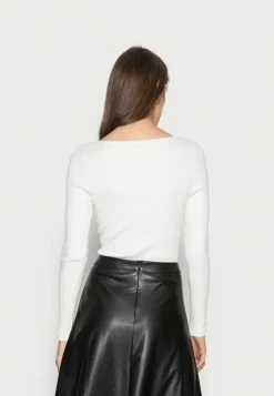 Abercrombie & Fitch SWEETHEART SLIM - Jumper - Cream -Abercrombie & Fitch Shop 44855c300b734aa3a003a0831737646d