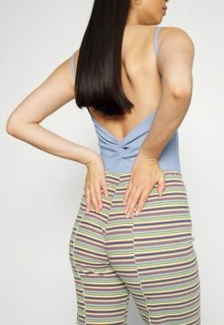 Abercrombie & Fitch BARE NOTCH TANK - Top - Blue -Abercrombie & Fitch Shop 52910b41051f4da79041509c00ec542c