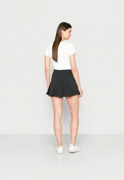 Abercrombie & Fitch WIDE PLEATED TRAVELER SKORT - Mini Skirt - Black -Abercrombie & Fitch Shop 5547ac4c32c445b9b521d0b540b8a7c6