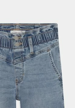 Abercrombie & Fitch Relaxed Fit Jeans - Blue Denim 7 Abercrombie & Fitch Relaxed Fit Jeans - Blue Denim -Abercrombie & Fitch Shop 5567fee939ce473db344ae81bdf72239