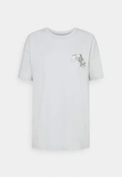 Abercrombie & Fitch BOYFRIEND LOGO TEE - Print T-shirt - Light Blue 8 Abercrombie & Fitch BOYFRIEND LOGO TEE - Print T-shirt - Light Blue -Abercrombie & Fitch Shop 55e549ea3a4e46c18deca67f49a27f6c