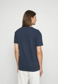 Abercrombie & Fitch ESSENTIAL VEE - Print T-shirt - Navy -Abercrombie & Fitch Shop 580d45d6c3a4468ca9257118321338ab