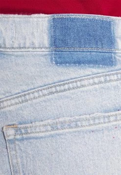 Abercrombie & Fitch CURVY - Straight Leg Jeans - Light Clean 13 Abercrombie & Fitch CURVY - Straight Leg Jeans - Light Clean -Abercrombie & Fitch Shop 5c9c134cb18142b6b78e3b730491e555