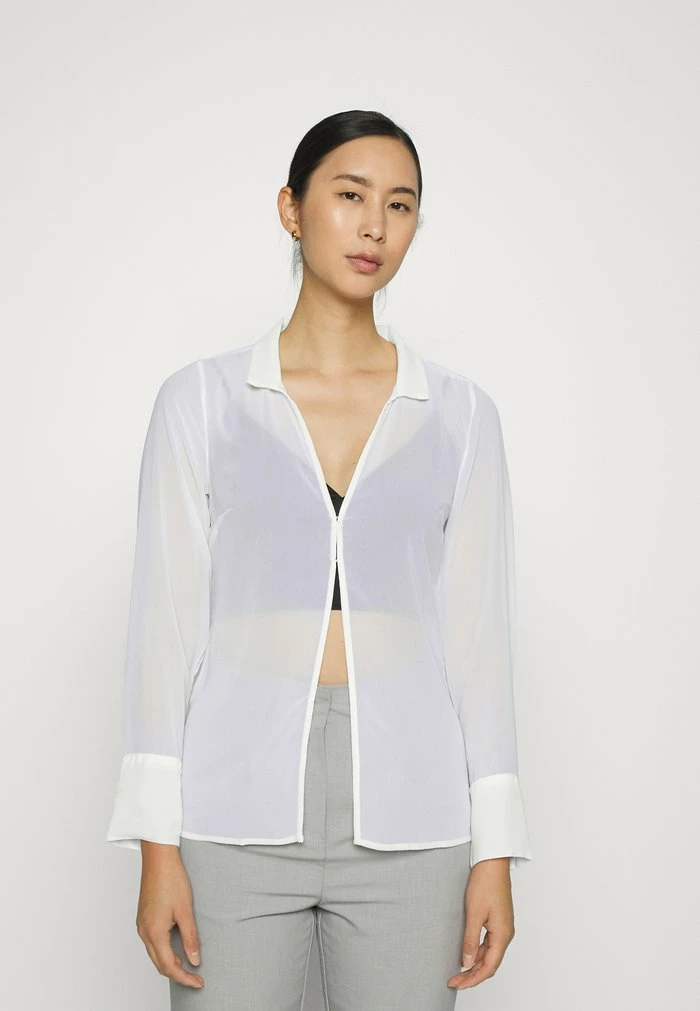 Abercrombie & Fitch ONE CLOSURE SHEER - Button-down Blouse - Cloud Dancer 1 Abercrombie & Fitch ONE CLOSURE SHEER - Button-down Blouse - Cloud Dancer