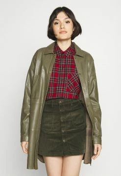 Abercrombie & Fitch HOLIDAY - Button-down Blouse - Red Hero -Abercrombie & Fitch Shop 663e6d23a0cf4ce486518b12ff30244e