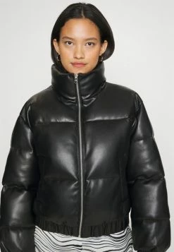 Abercrombie & Fitch POPPER PUFFER - Winter Jacket - Black -Abercrombie & Fitch Shop 6877b7e5749340518ae52be3eea91e53