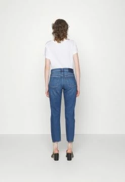 Abercrombie & Fitch Relaxed Fit Jeans - Dark Destroy -Abercrombie & Fitch Shop 699971151e1c4386a0bec0117ef300d2