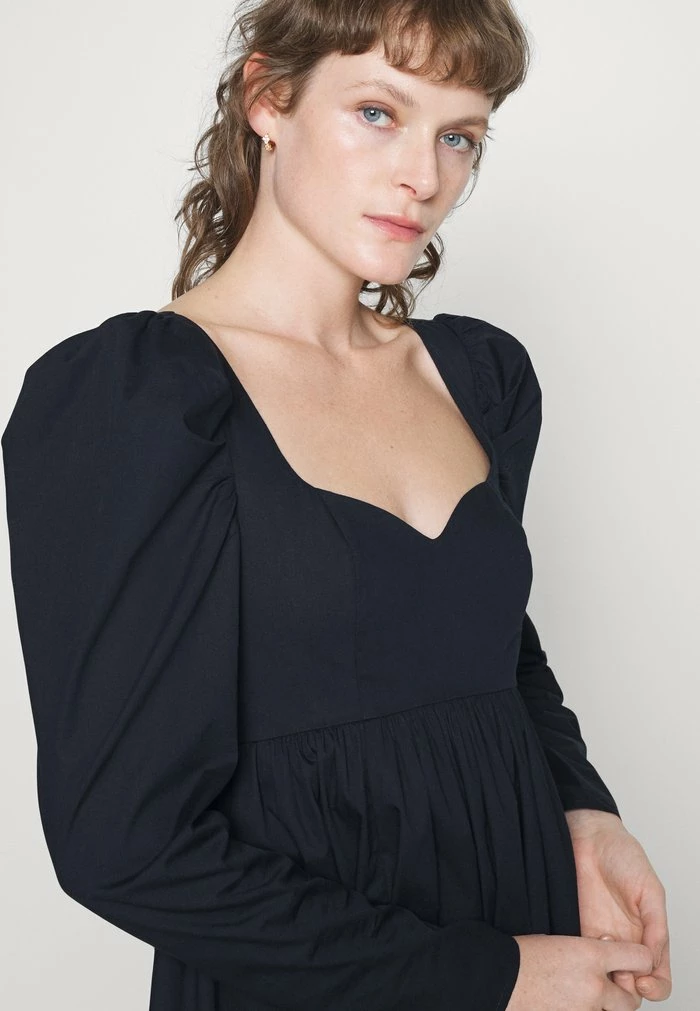 Abercrombie & Fitch BABYDOLL MINI - Jumper Dress - Black Beauty 4 Abercrombie & Fitch BABYDOLL MINI - Jumper Dress - Black Beauty - Image 4