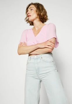 Abercrombie & Fitch KNOT FRONT FLUTTER - Print T-shirt - Pink Lavendar 12 Abercrombie & Fitch KNOT FRONT FLUTTER - Print T-shirt - Pink Lavendar -Abercrombie & Fitch Shop 6afc156709124c8ebee4765b73c036e7