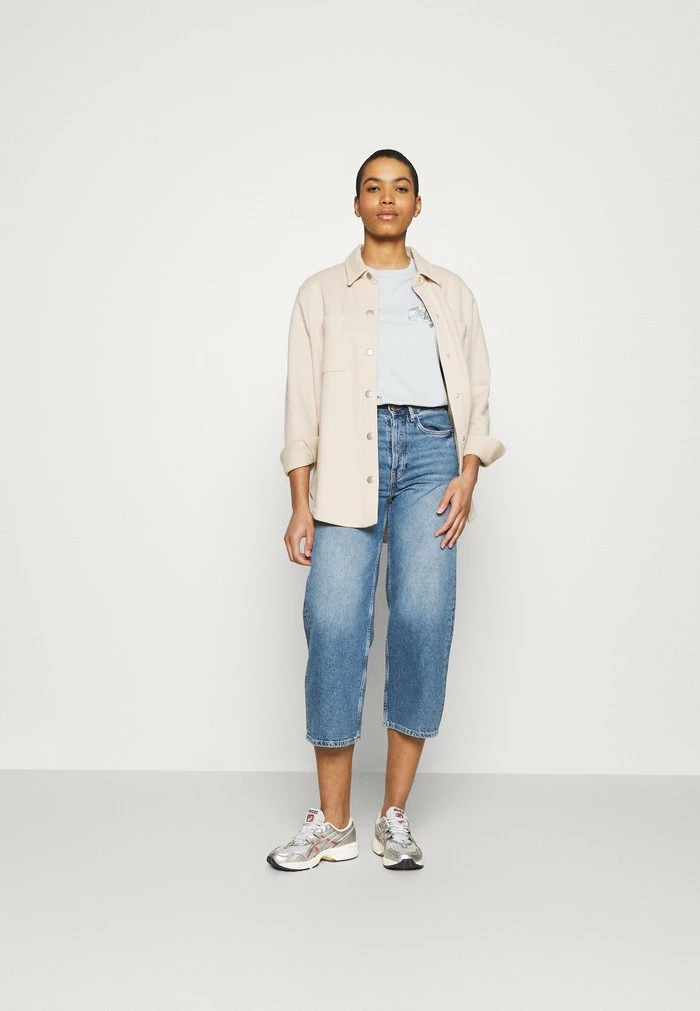 Abercrombie & Fitch BOYFRIEND LOGO TEE - Print T-shirt - Light Blue 2 Abercrombie & Fitch BOYFRIEND LOGO TEE - Print T-shirt - Light Blue - Image 2