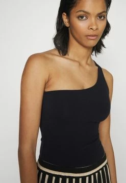 Abercrombie & Fitch BARE ONE SHOULDER - Print T-shirt - Black -Abercrombie & Fitch Shop 82dd6ac20e34439188df14419c77aa27