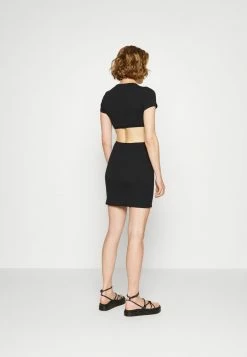 Abercrombie & Fitch CHASE CUTOUT MINI - Jersey Dress - Black -Abercrombie & Fitch Shop 83f793f0f3984a49827bccbd7bfd2d6b